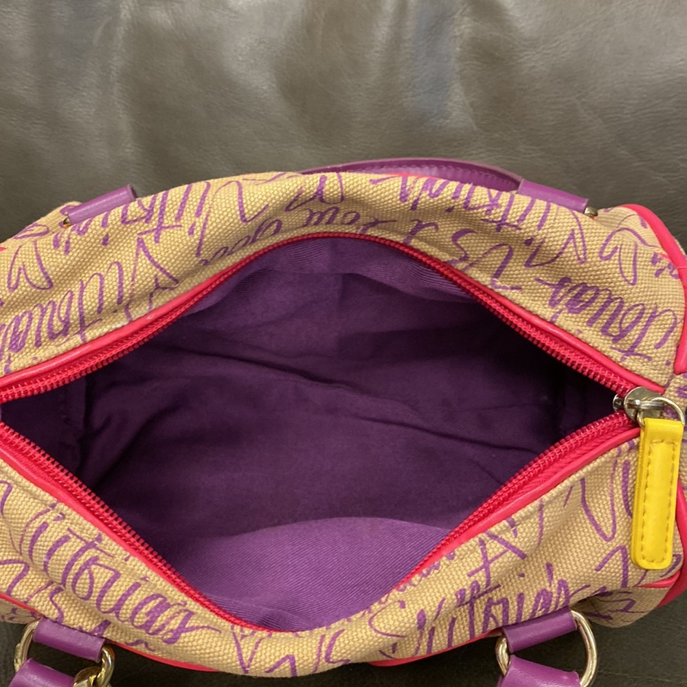 Victoria’s Secret i love  you handbag - Picture 5 of 12